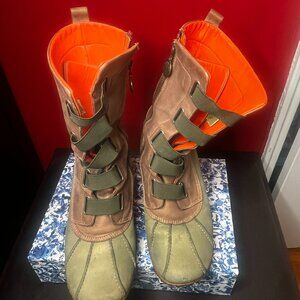 Size 9.5 VINTAGE Green/Brown Timberland Chunky Heeled boots